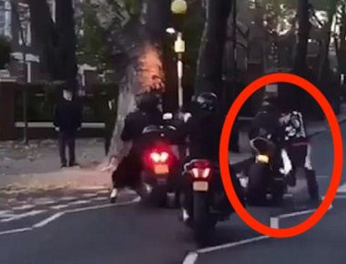Λονδίνο: Σπείρα προσπάθησε κλέψει μηχανή εν κινήσει αλλά ... (βίντεο)